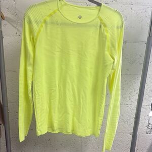 Lululemon Athletica Yellow Raglan Fitted Ribbed Tee Medium - LIKE NEW